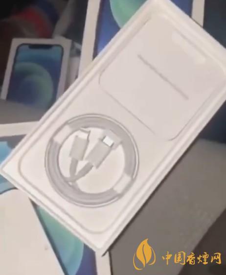 iPhone 12藍(lán)色和白色哪個好 iPhone 12藍(lán)色真機開箱