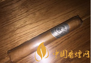 Davidoff Zino Platinum Shorty雪茄口感測評