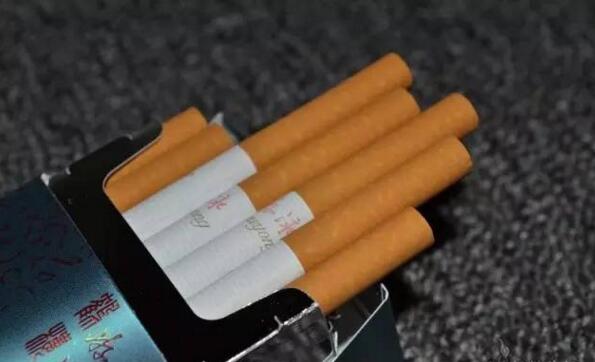黃鶴樓游泳回歸，爺爺輩最喜愛的香煙品牌