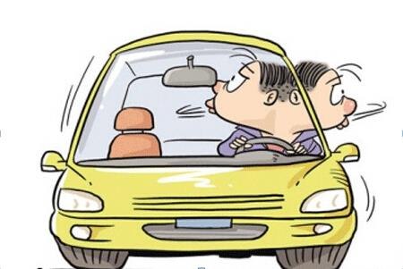 開車抽煙扣分嗎，2018年開車抽煙如何處罰