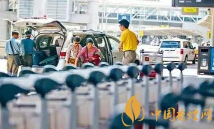 多倫多機(jī)場(chǎng)買指定免稅香煙免車費(fèi) 游客需謹(jǐn)慎！